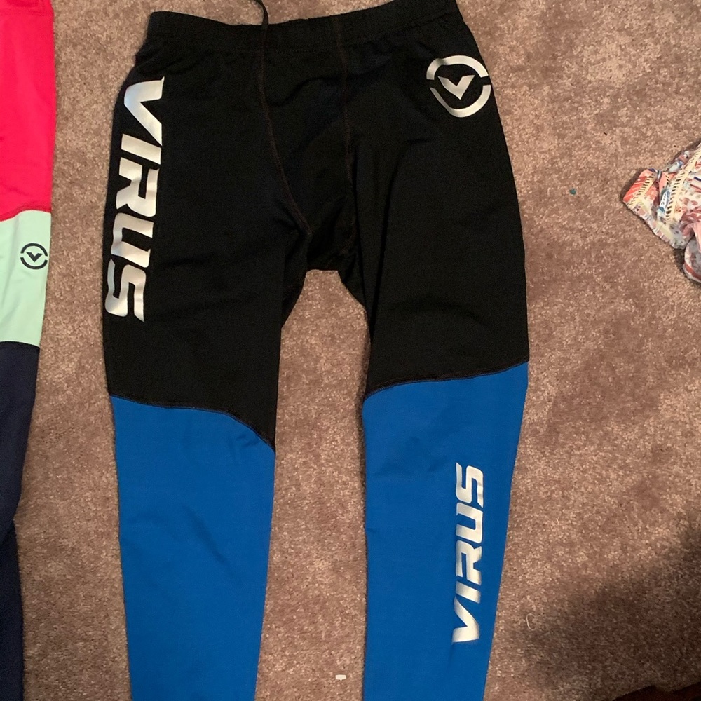 Size small virus leggings